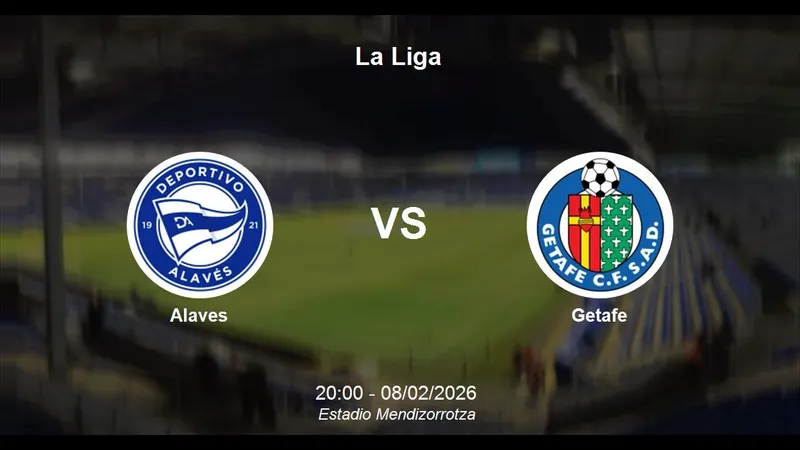 Cầu thủ Alaves và Getafe tranh chấp bóng trên sân - Thông tin lực
